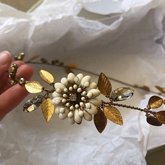 Davie & Chiyo Handmade Bridal Head Piece - Picture 9 of 14